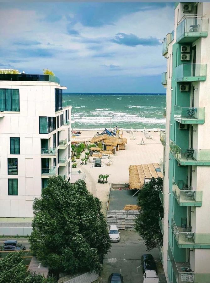 Blue Sky Summerland Apartment Mamaia Bagian luar foto