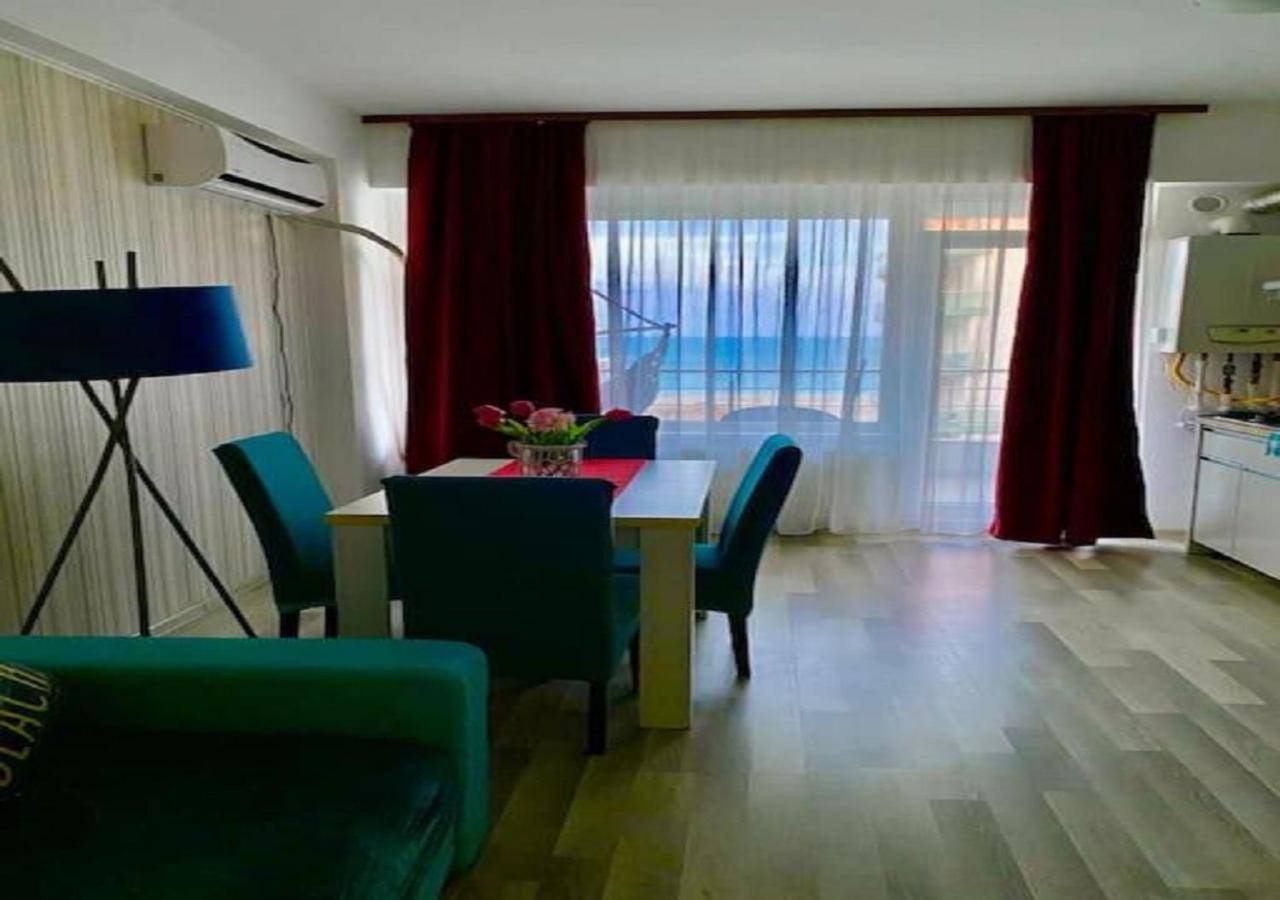 Blue Sky Summerland Apartment Mamaia Bagian luar foto